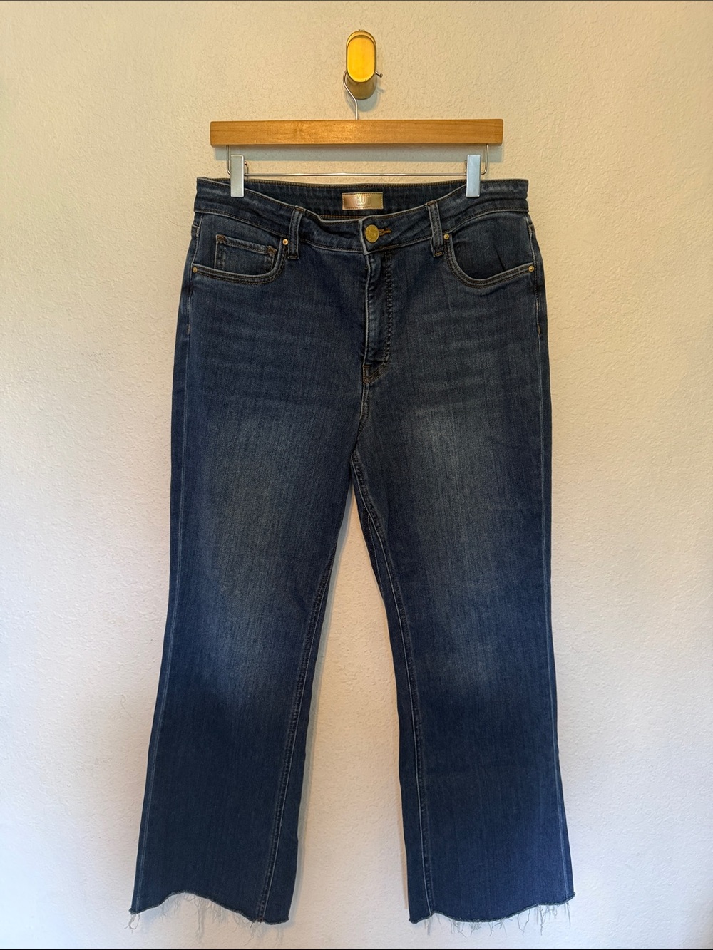 Kut from the Kloth Kelsey fab ab ankle flare jeans 12 - Picture 3 of 6